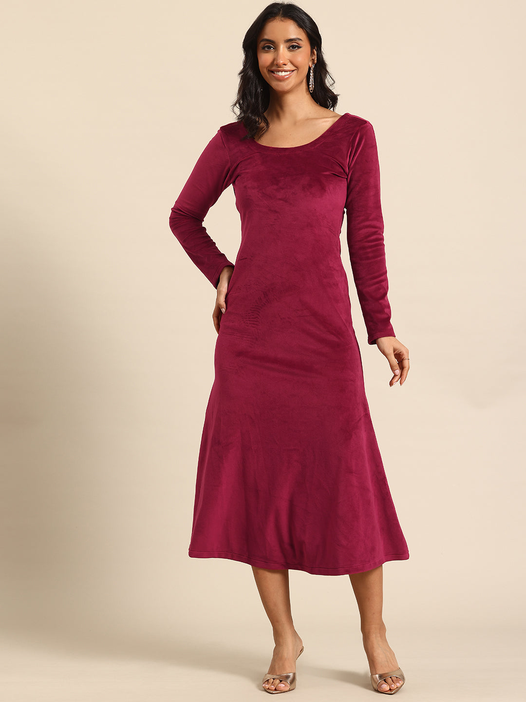 Velvet bodycon dress with back sequin tie-knot