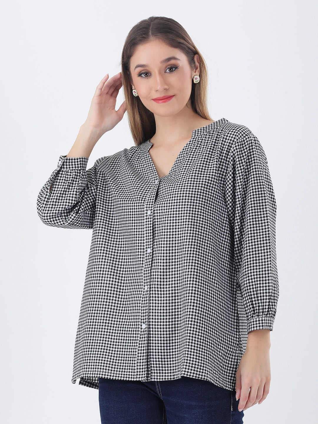 Cotton gingham v-neck shirt with mandarin collar