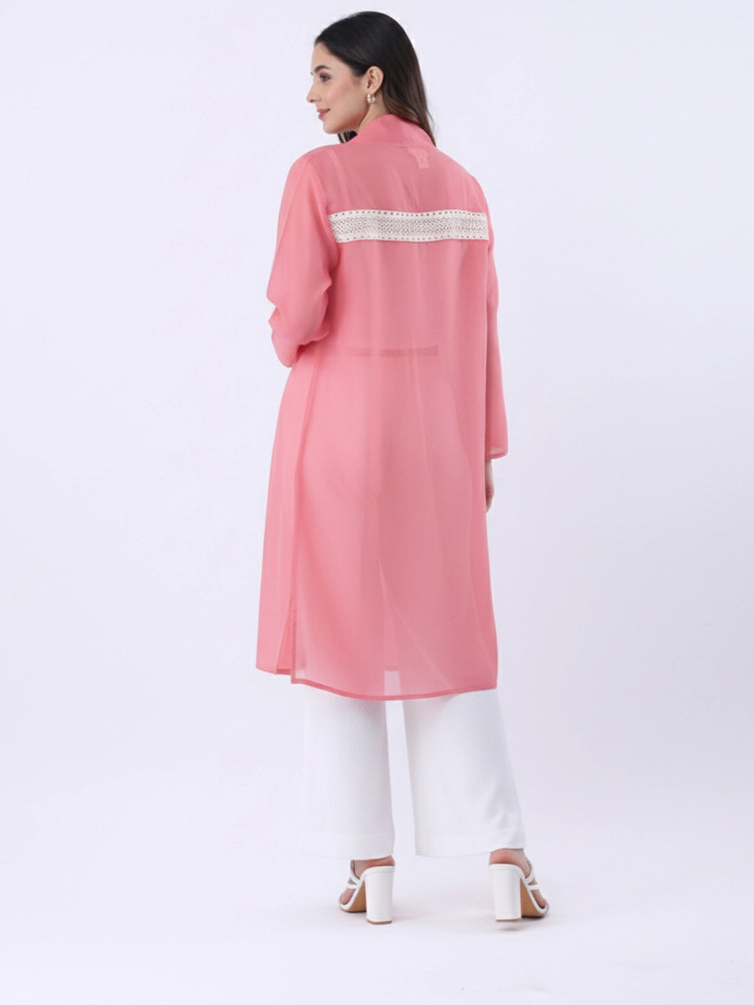 Solid mulmul long shrug with lace detaling in back yoke