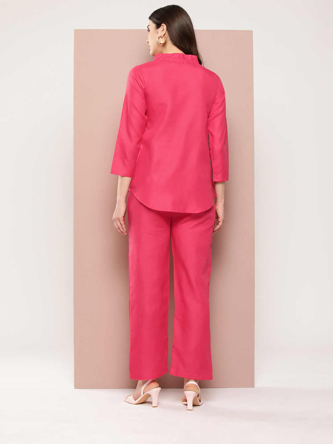 Fuchsia Solid cotton slub V-neck top with regular sleeves with pant co-ord set.
