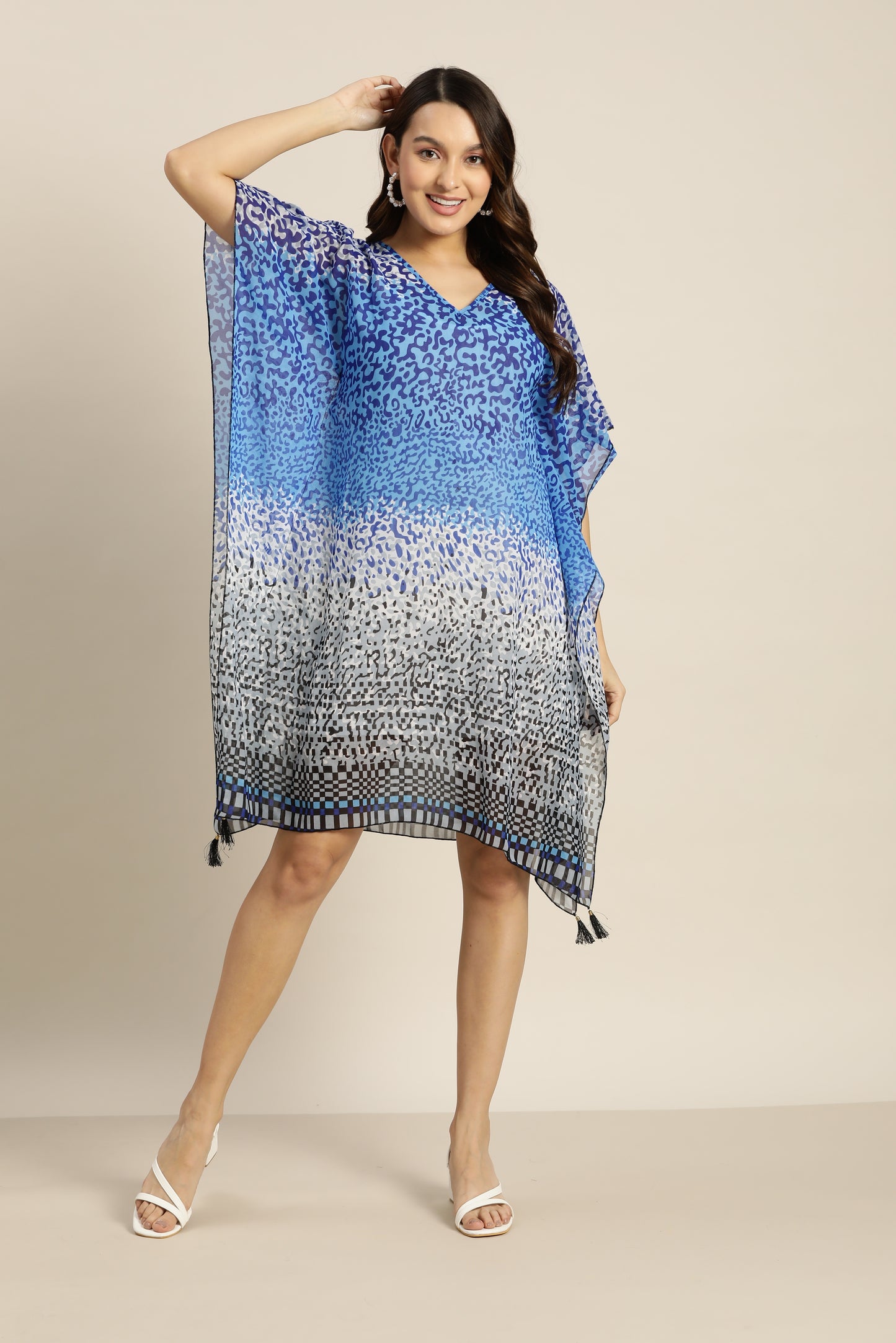 Abstract Light Blue Regular Fit V Neck Elbow Length Georgette Kaftan