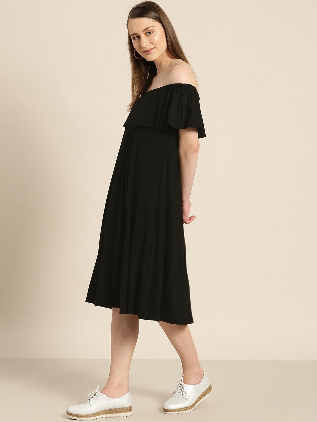 Qurvii Women Black Solid A-Line Dress - Qurvii India