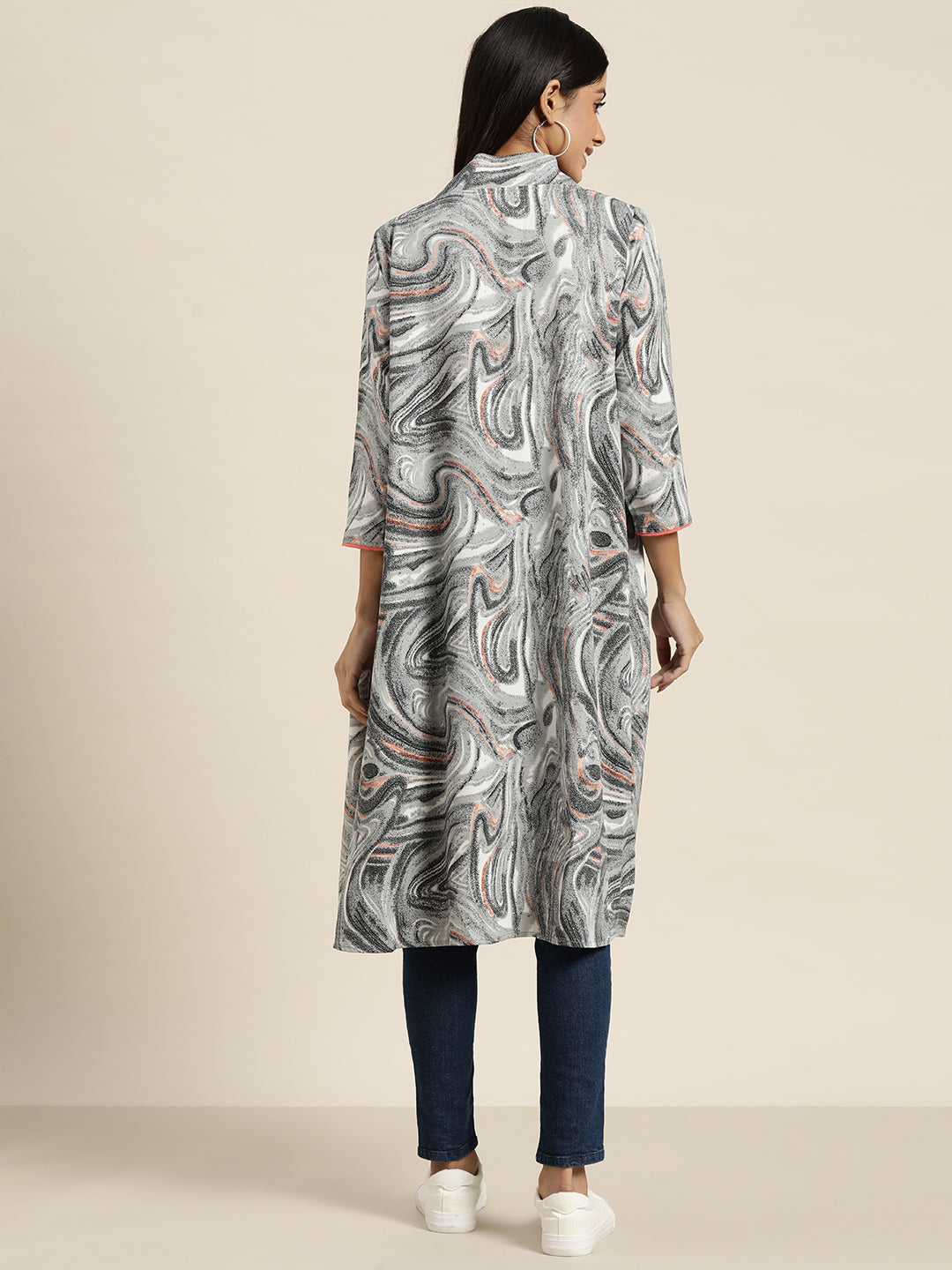 Abstract Dark Gray Relaxed Fit V Neck Three Quarter Crepe Shrug