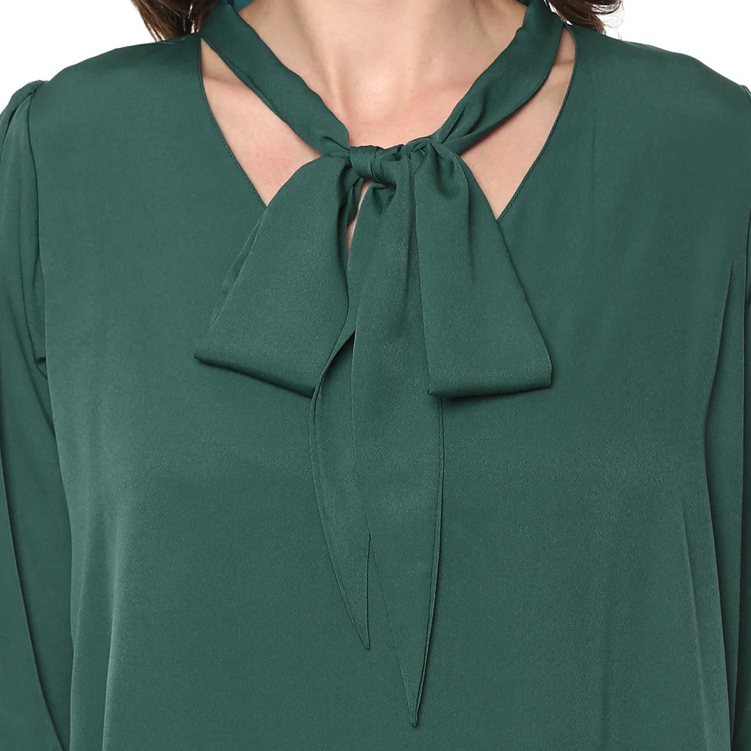 Qurvii Bottle Green Long Tie, V Neck Top