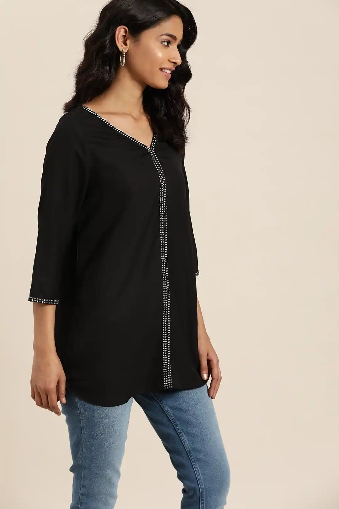 Qurvii Black Solid Embellished Crepe Top