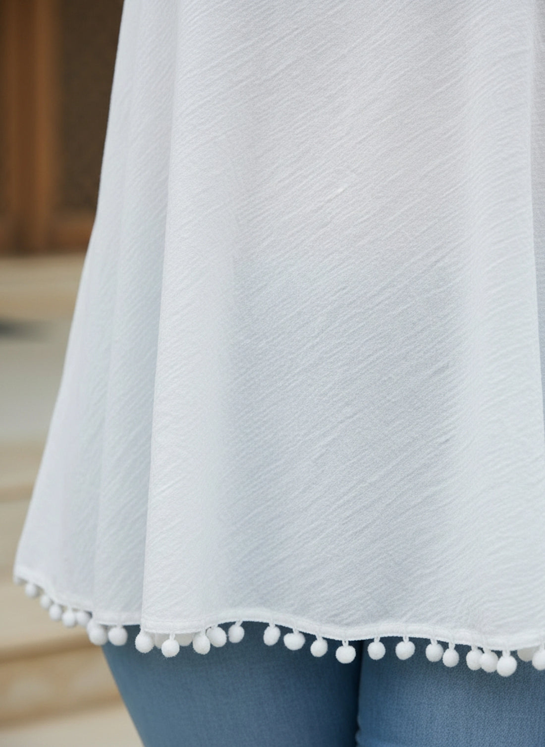White crinkle top with lace