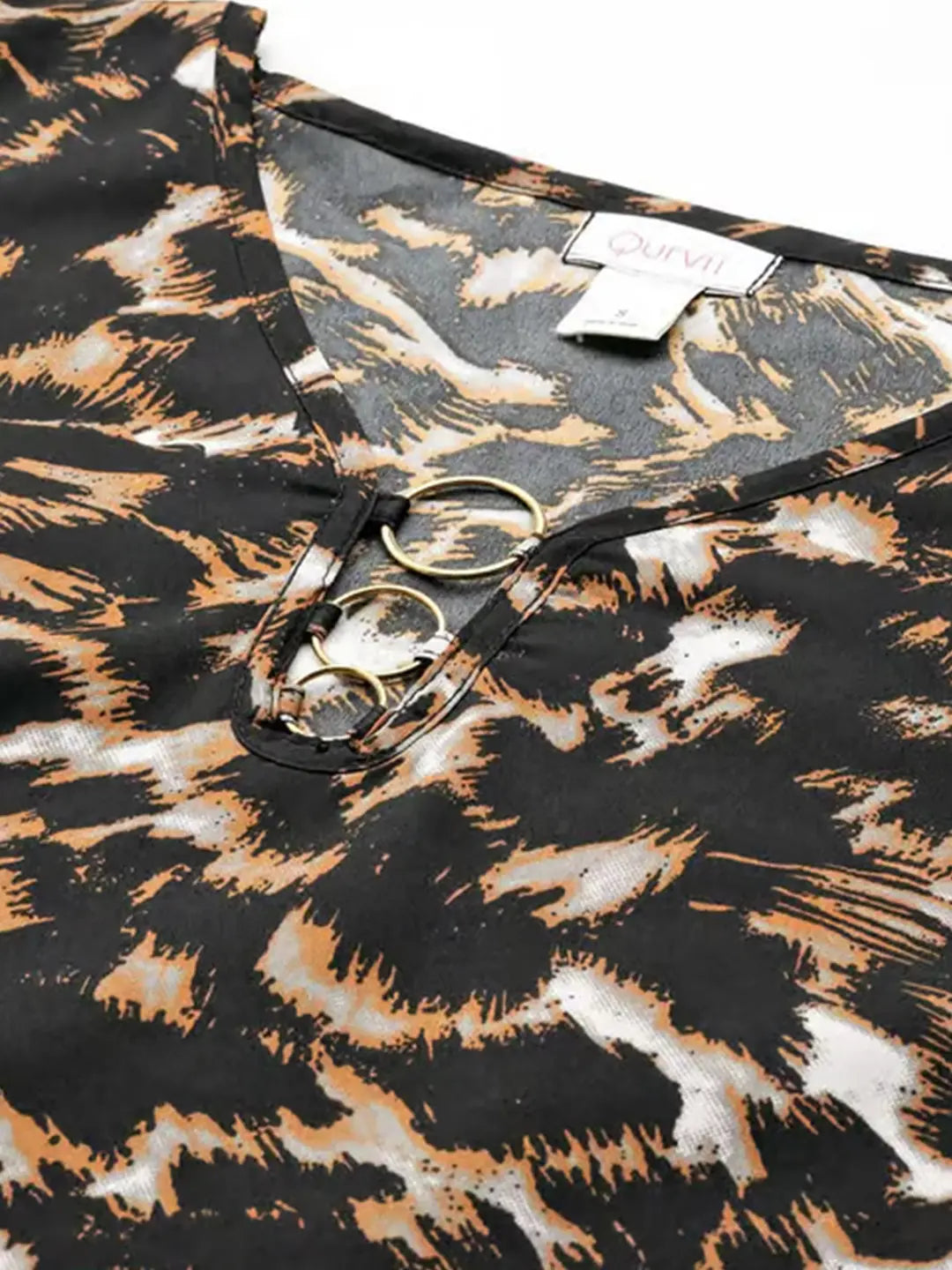 Leopard print V neck Kaftan embellished with gold metal ring