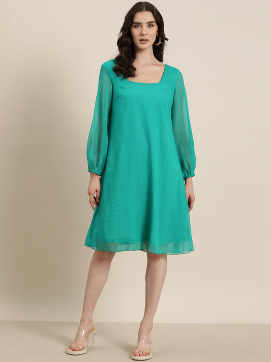 Emerald Green textured georgette square neck calf-length dress