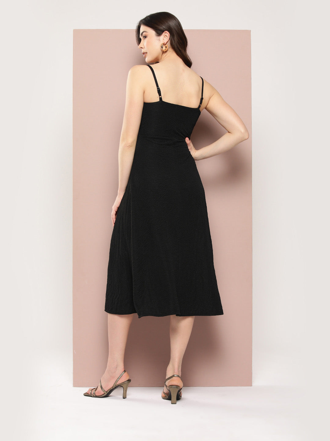 Stylish Black midi dress.
