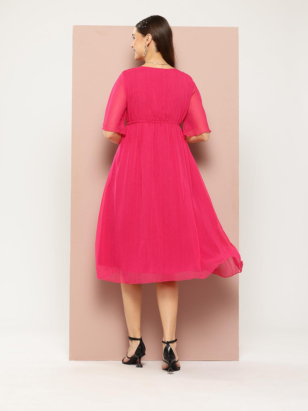 Solid pink dress V-neck black sequin dress.