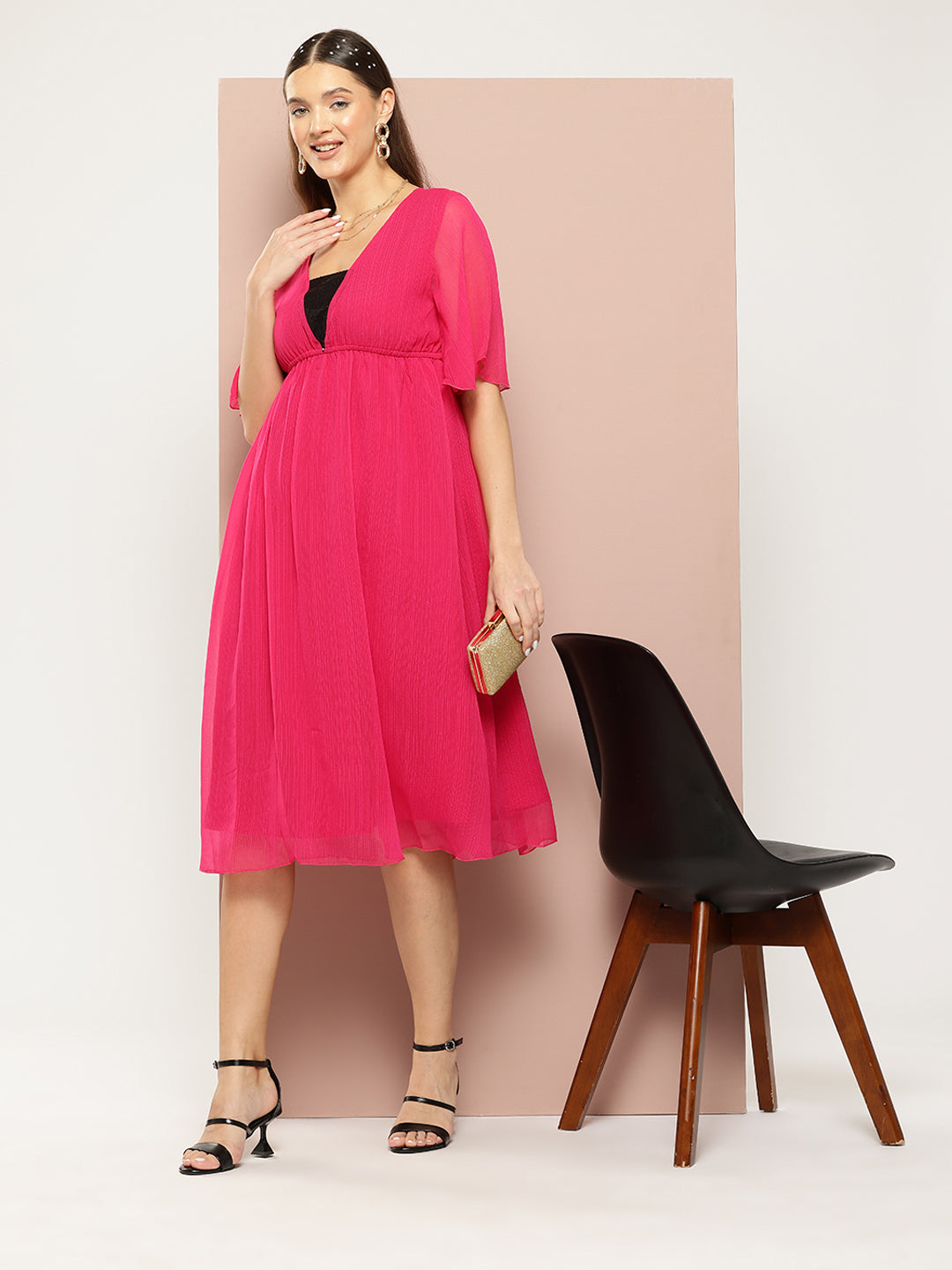Solid pink dress V-neck black sequin dress.