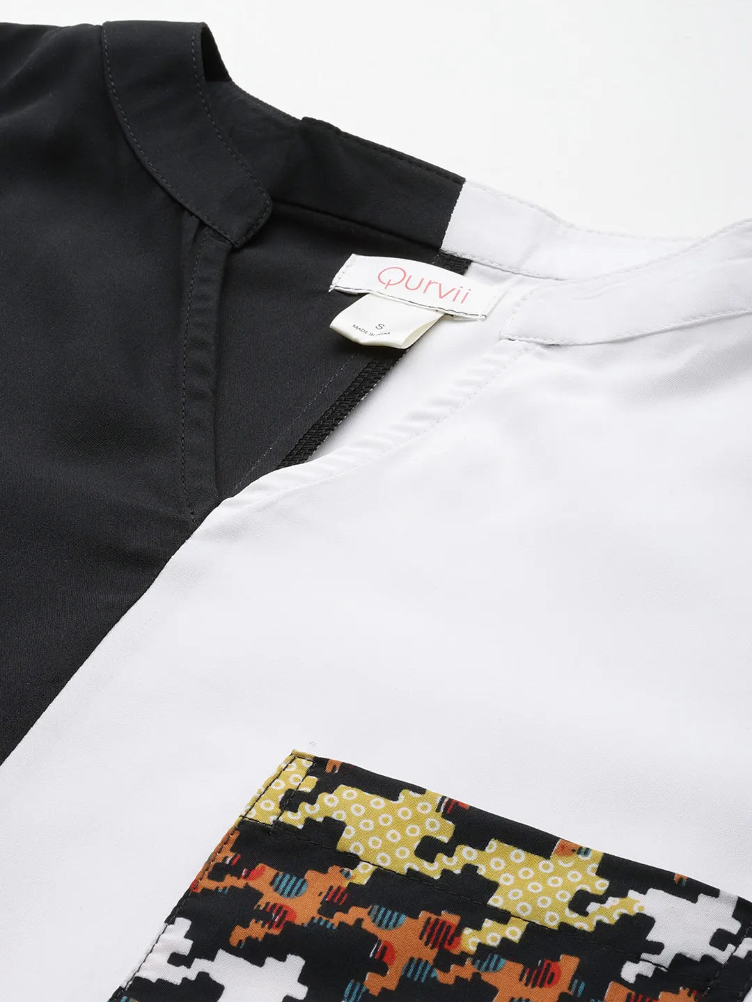 Women's high-low banded collar top with printed patch pocket