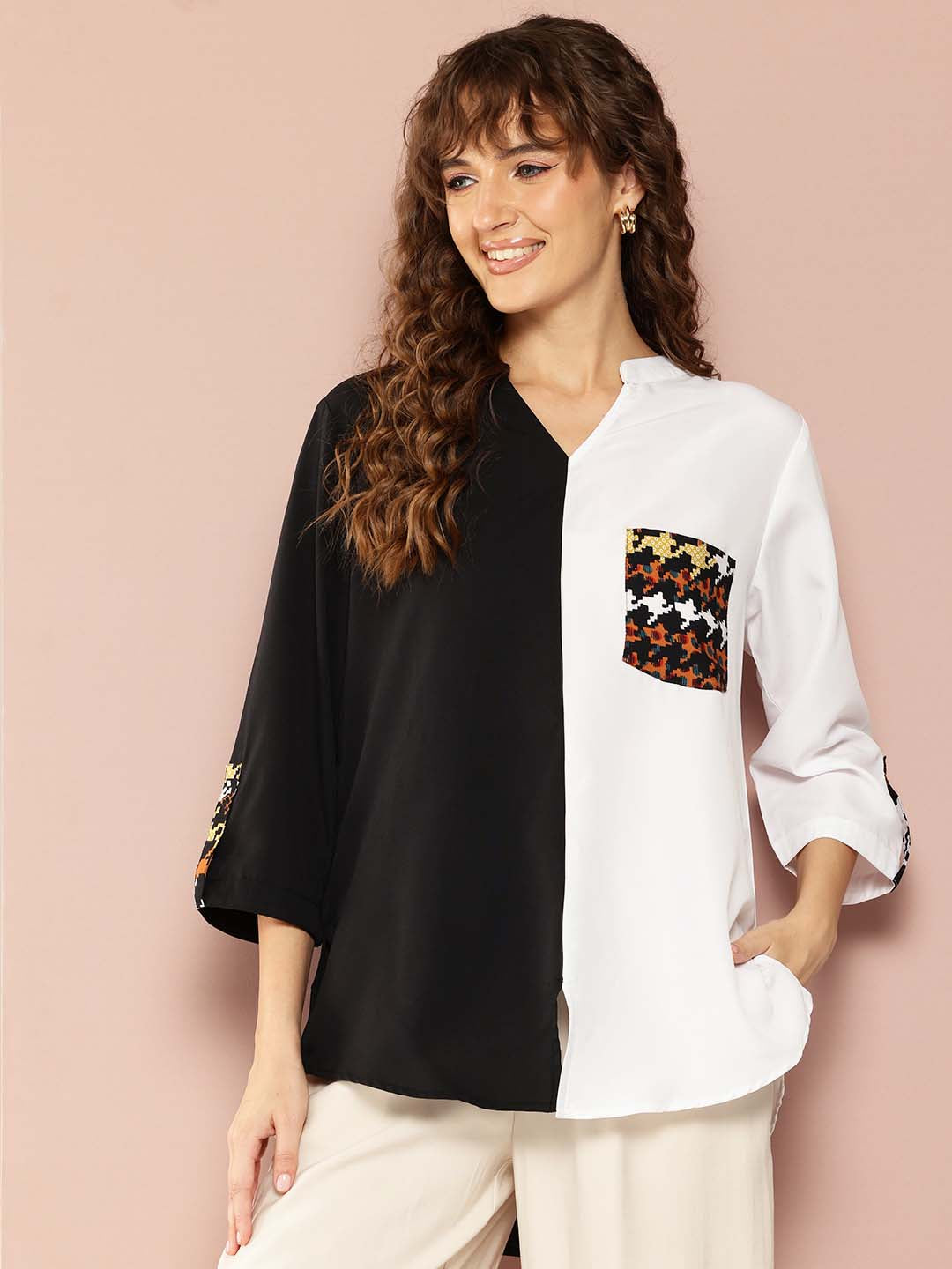 Women's high-low banded collar top with printed patch pocket