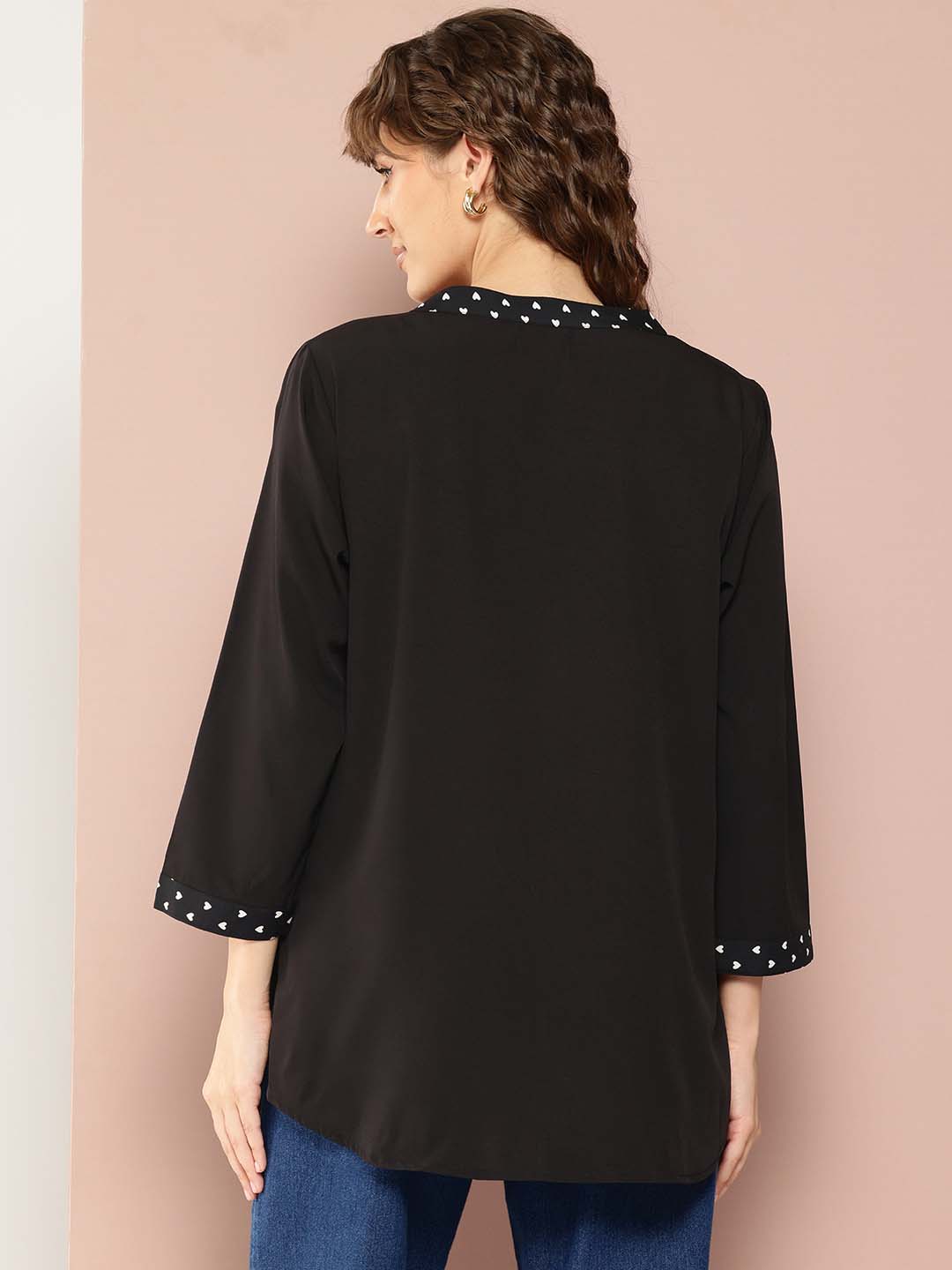 Black banded collar with printed placket top