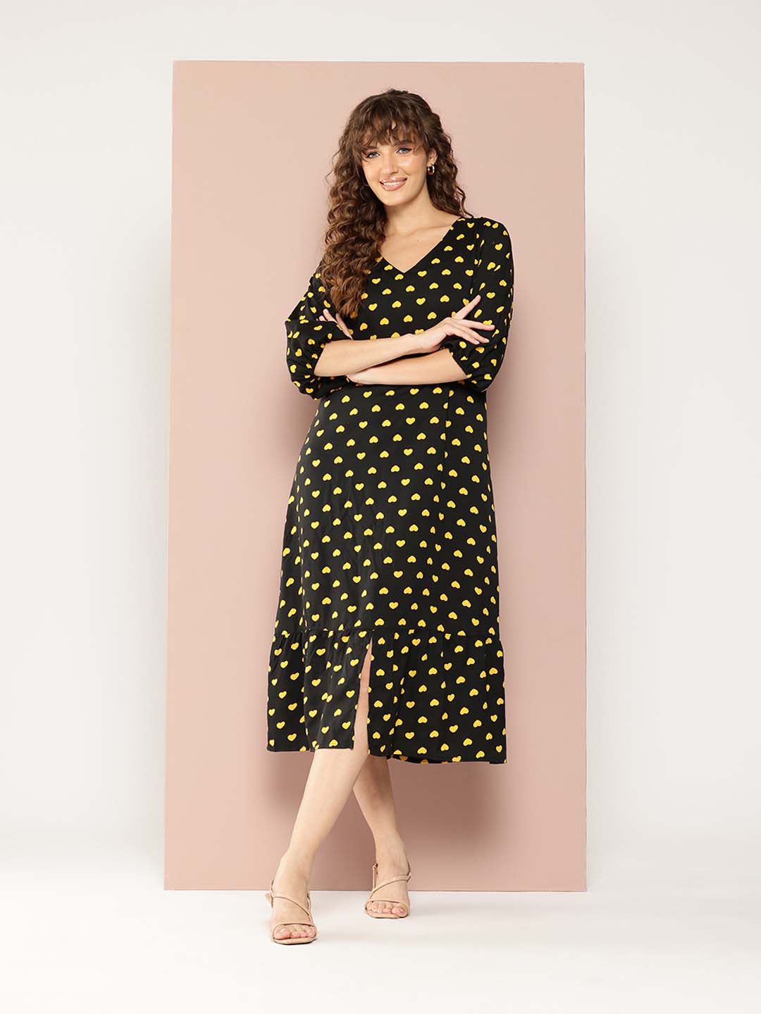 Heart printed A-line slit dress with puffed sleeves