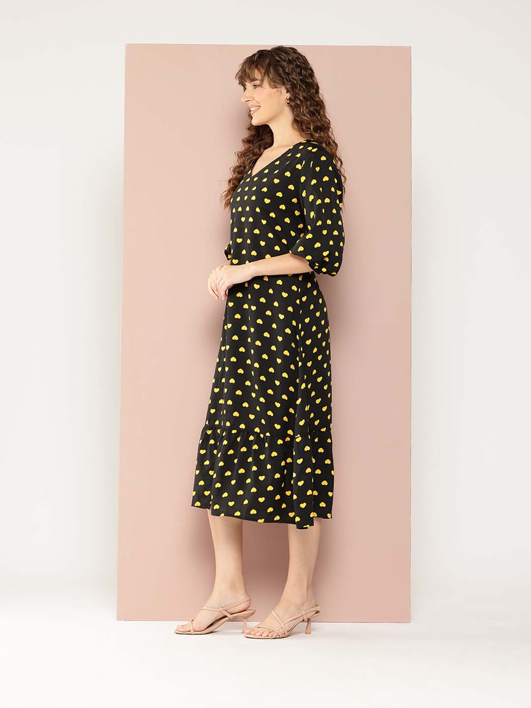 Heart printed A-line slit dress with puffed sleeves