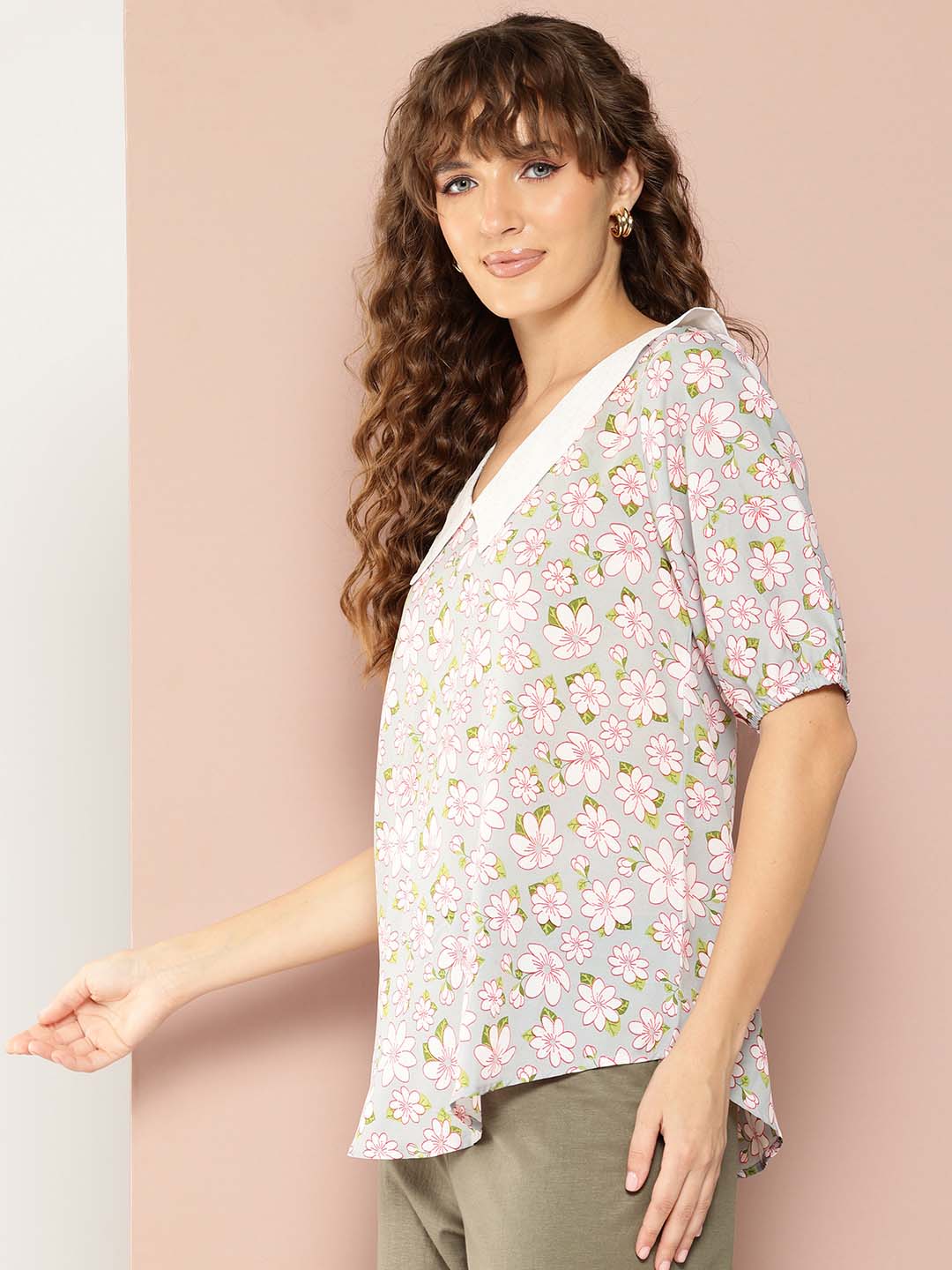 Floral print peter pan collar top with puffed sleeves