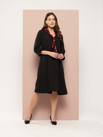 A-line dress with printed tie knot collar