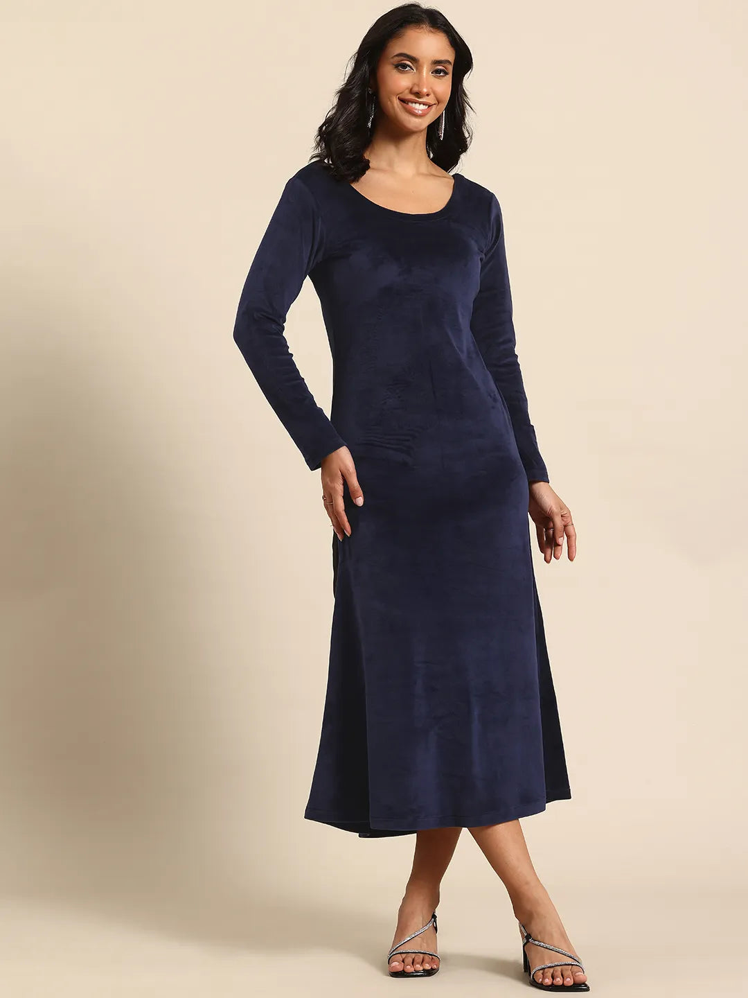 Velvet bodycon dress with back sequin tie-knot