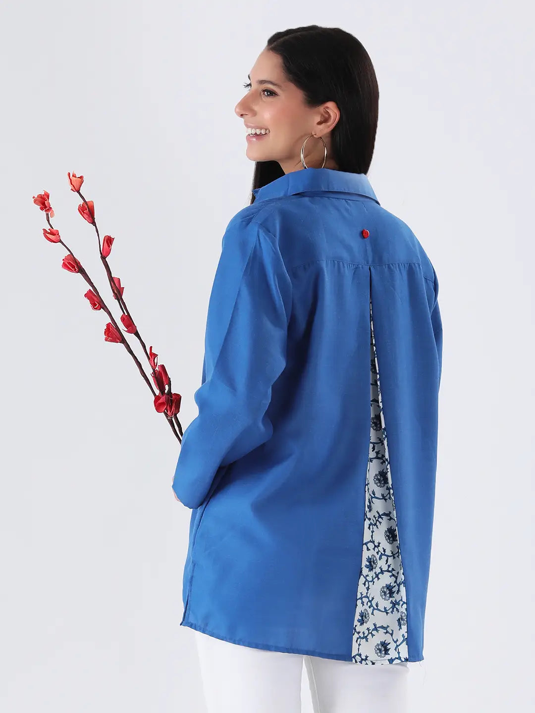 Heather blue half placket shirt with printed pleat in back