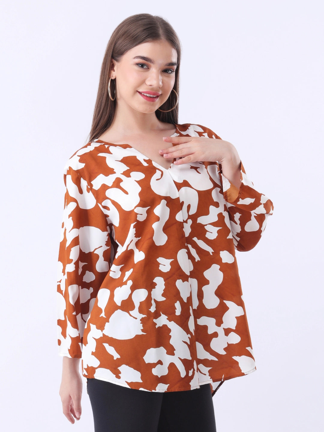 Printed notch neck pleated crepe top