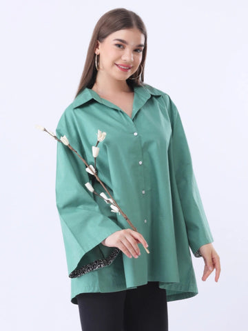Green poplin shirt with printing detailing in inner sleeve