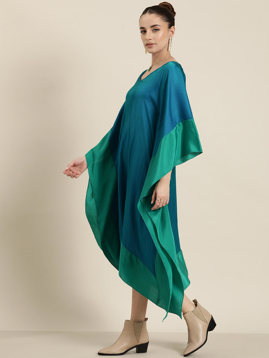 Teal silk V-neck long kaftan with contrast green border