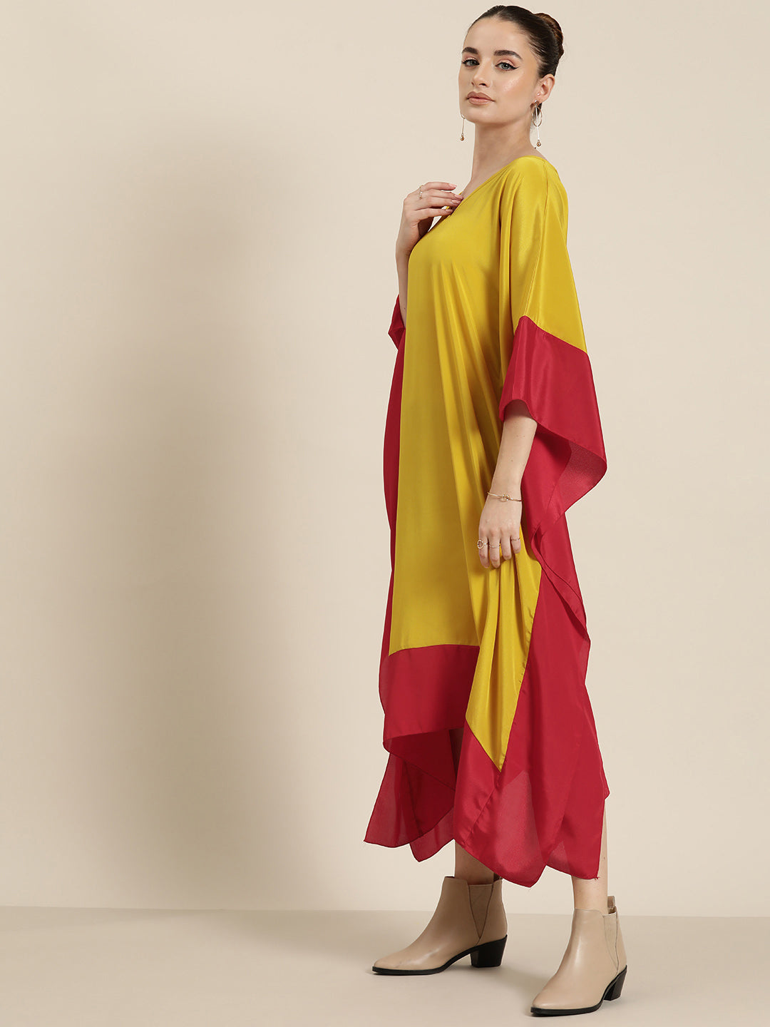 Yellow silk V-neck long kaftan with contrast red border