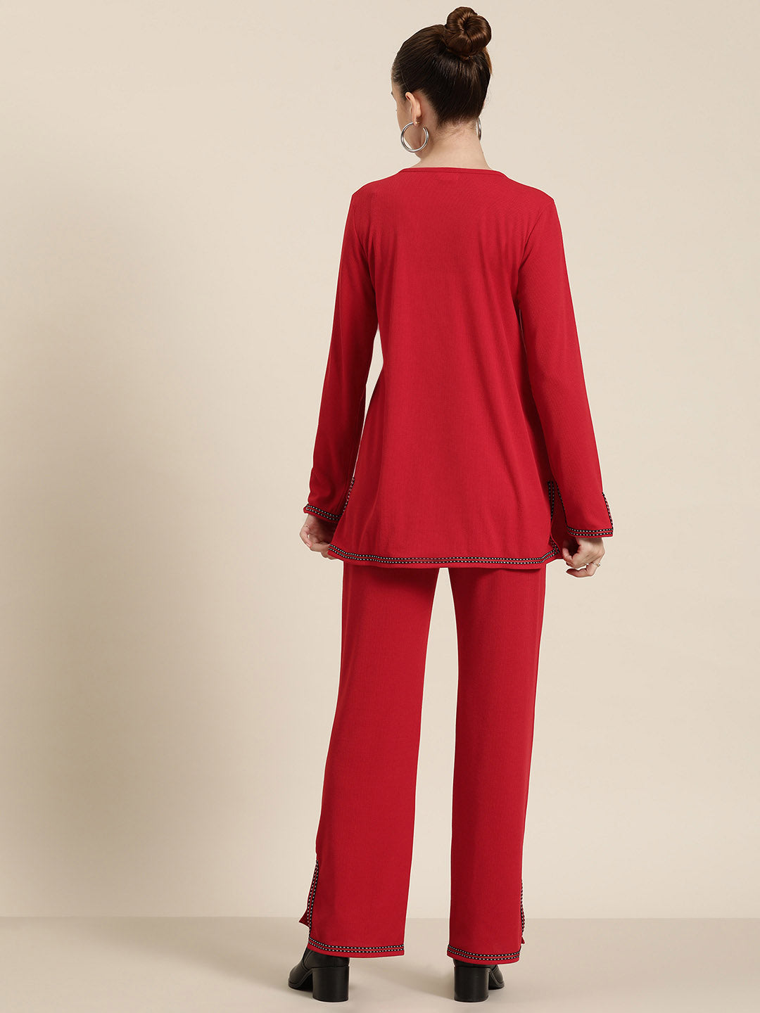 Red solid rib V-Neck top with pant co-ord set.
