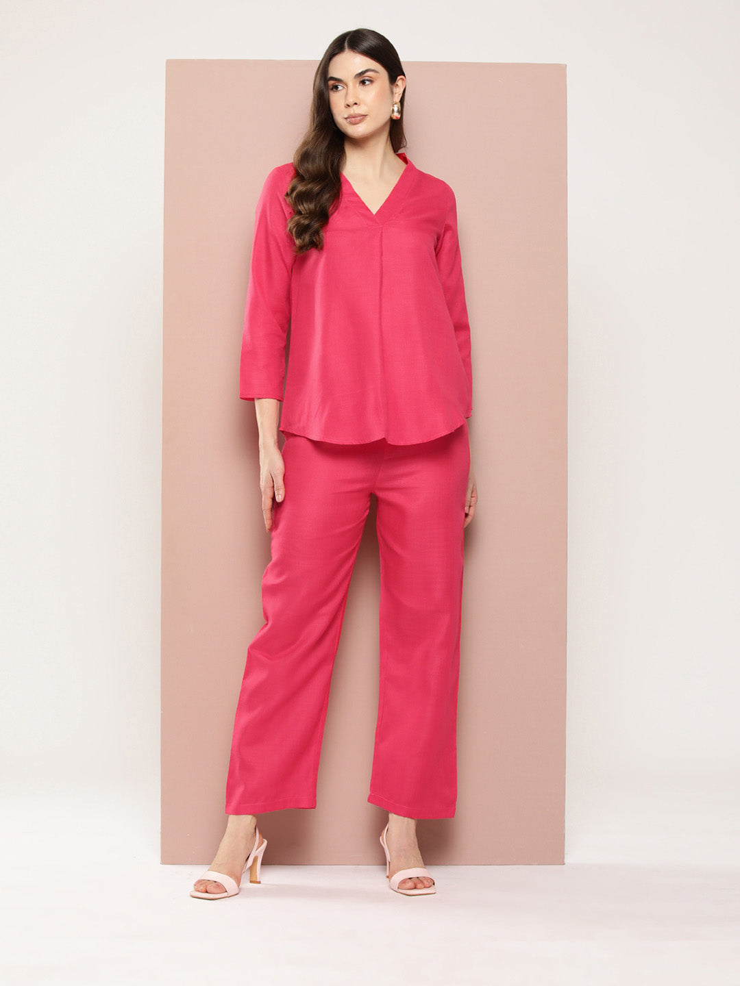 Fuchsia Solid cotton slub V-neck top with regular sleeves with pant co-ord set.