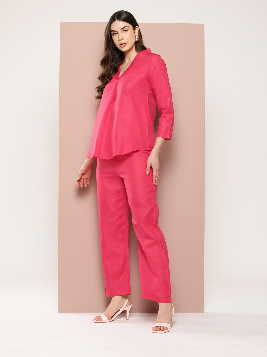 Fuchsia Solid cotton slub V-neck top with regular sleeves with pant co-ord set.