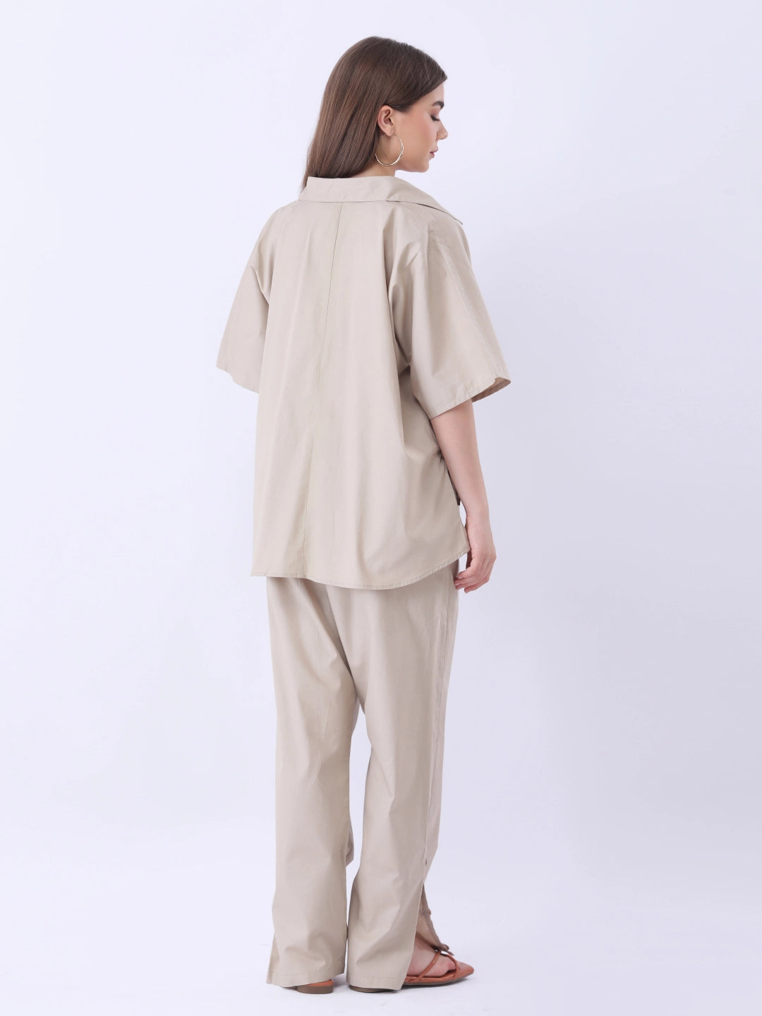 Solid polpin half placket shirt and pant with button detailing in side seam