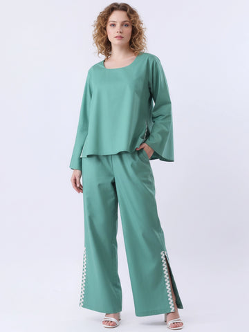 Green Poplin round neck top & pant with lace detailing in side seam