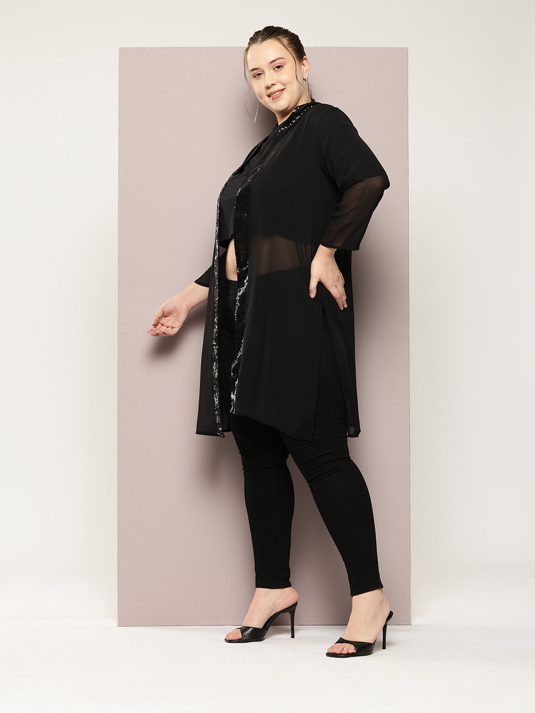 Qurvii Black Solid Open Front Shrug - Qurvii India