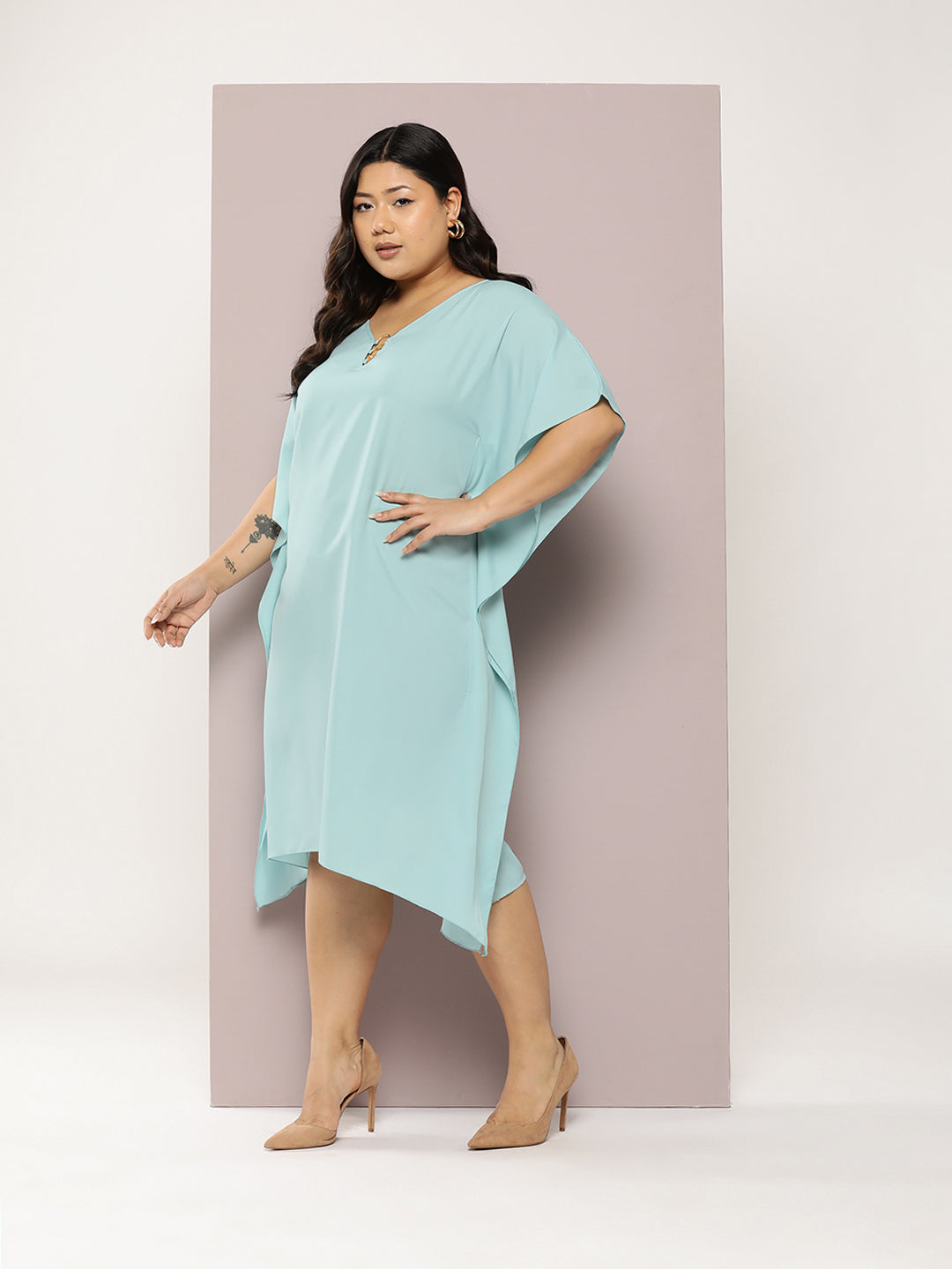 Solid Bright Turquoise Regular Fit V Neck Elbow Length  Moss Crepe Kaftan