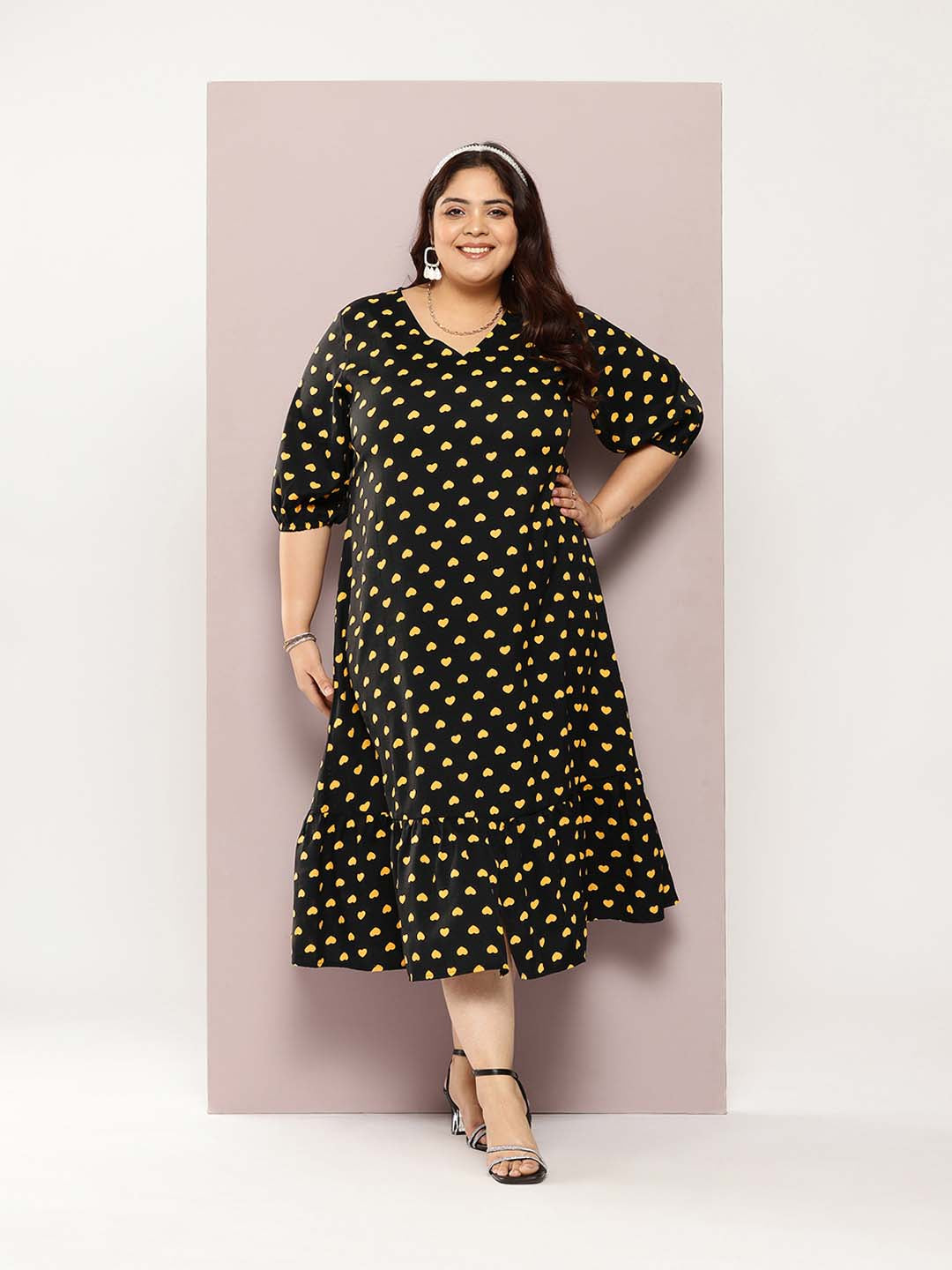 Heart printed A-line slit dress with puffed sleeves