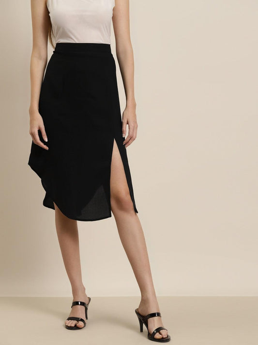 Qurvii Black solid skirt - Qurvii India